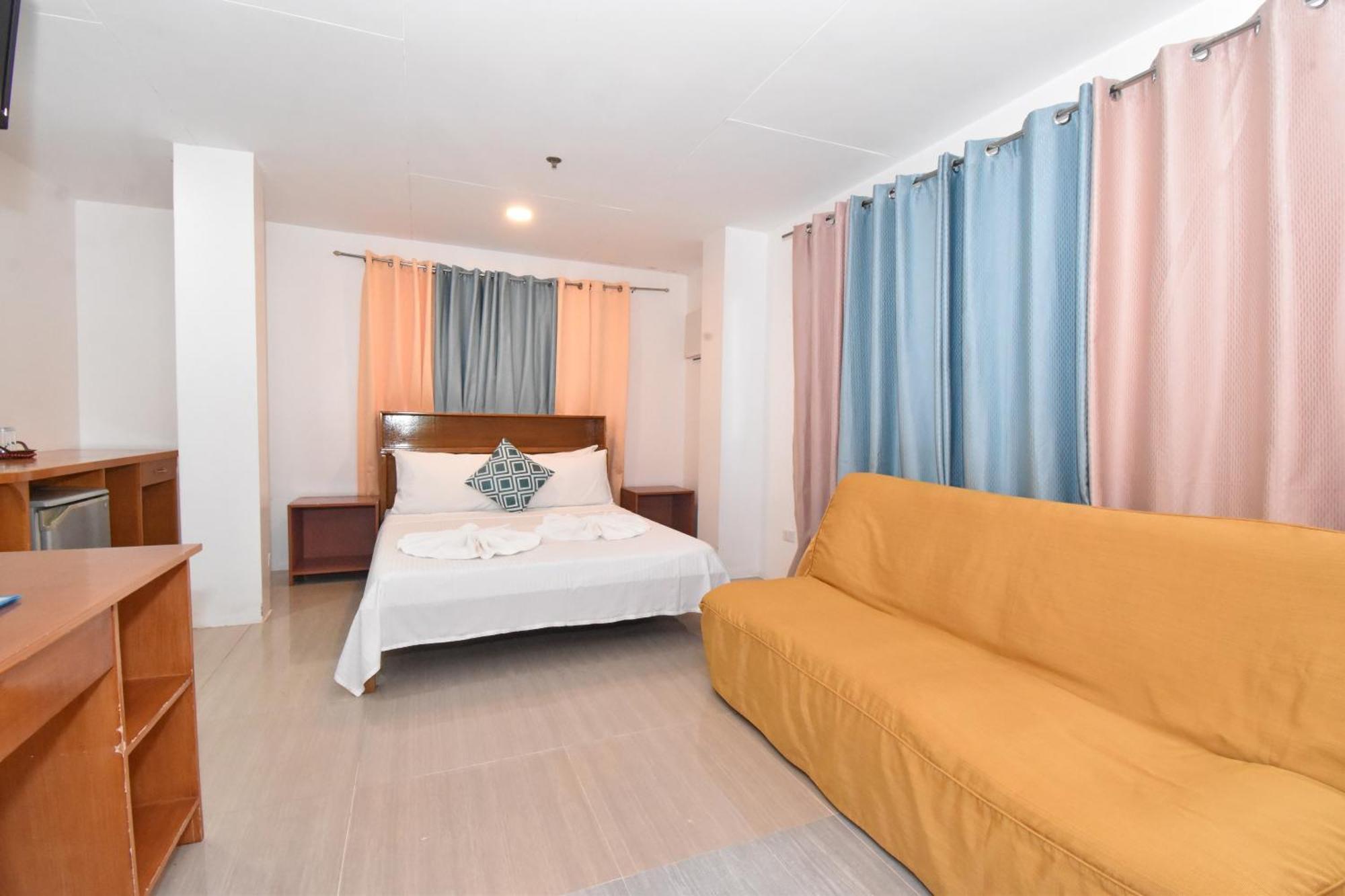 Blue Lotus Hotel Balabag  Habitación foto