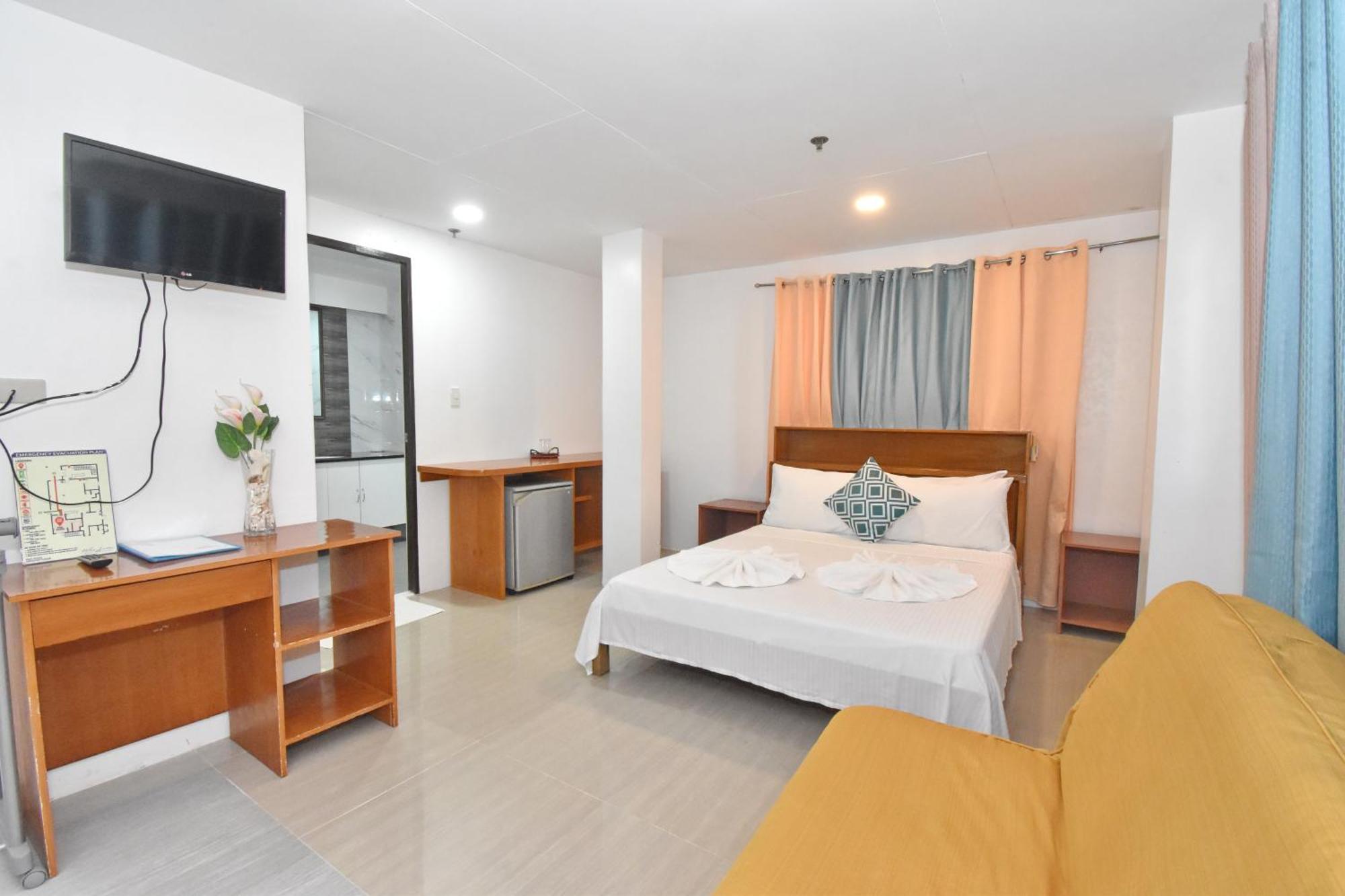 Blue Lotus Hotel Balabag  Habitación foto